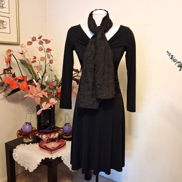 Vintage Women's NEW Stills 52% Silk Long Classic Luxury Brown Scarf - Picture 4 of 12